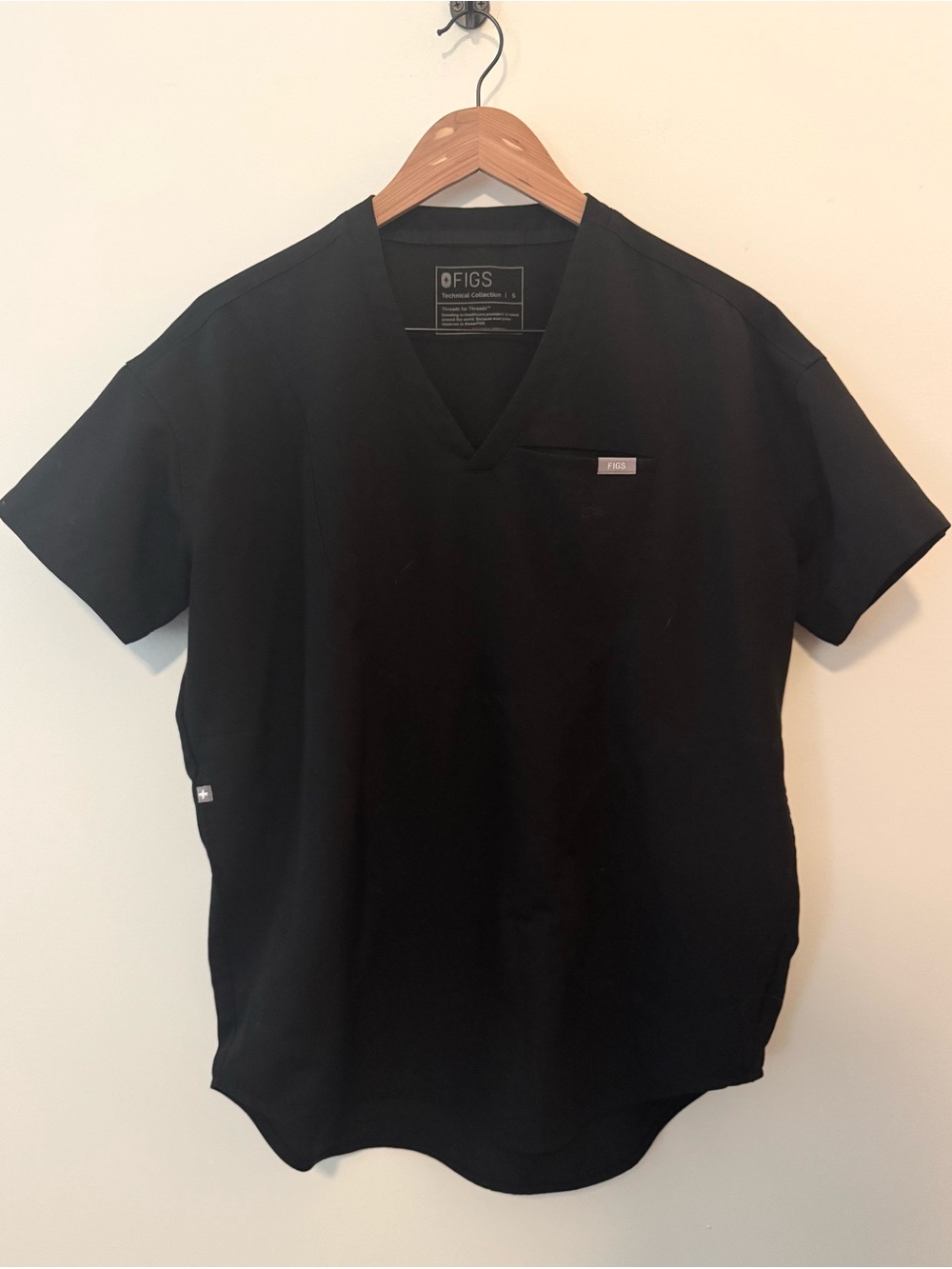 FIGS Technical Collection Slim Scrub Top Women’s Small Black V-Neck
